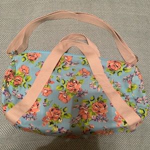 ⚠️Floral print duffel bag